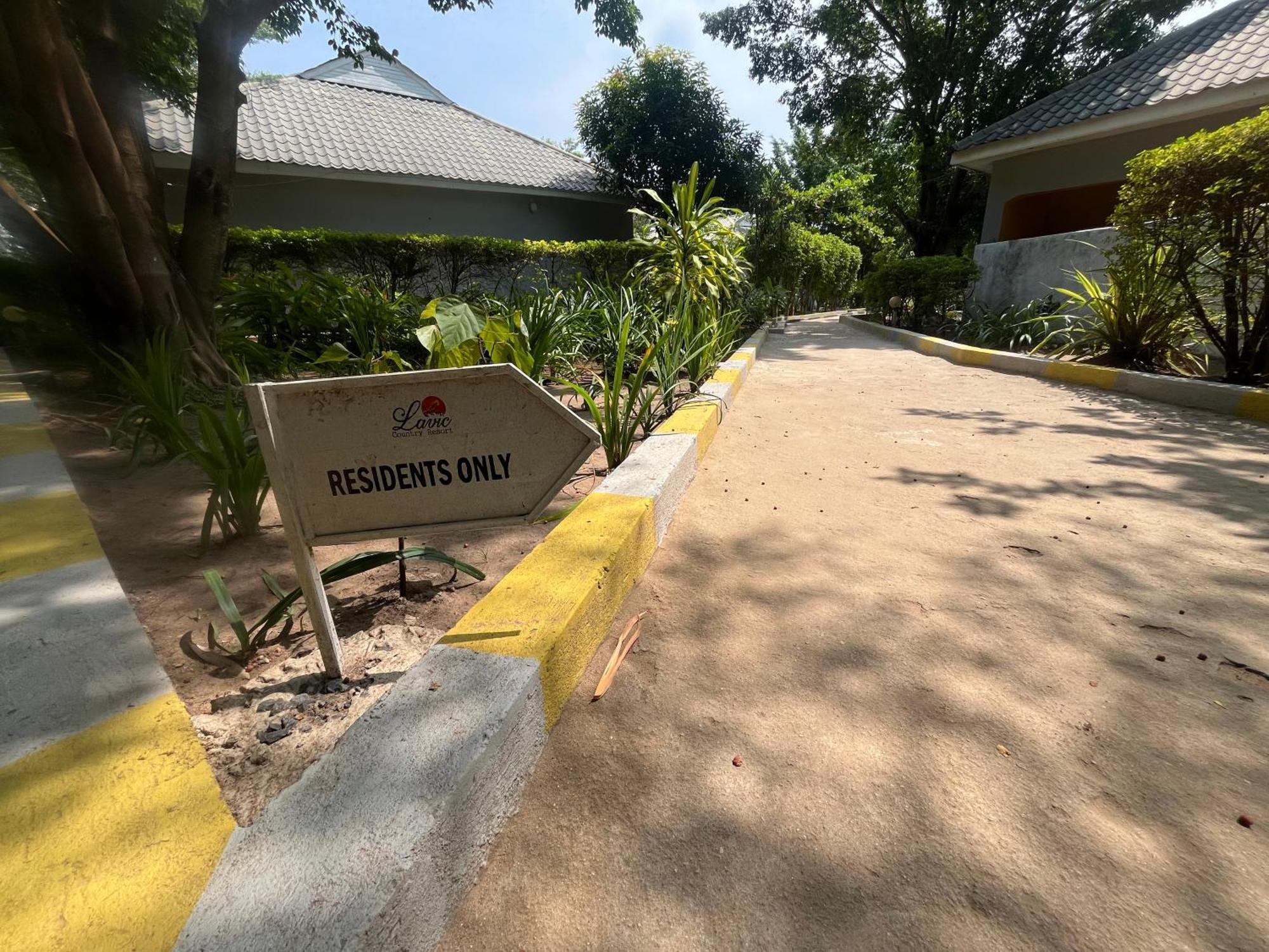 Lavic Country Resort Adjumani Exterior photo