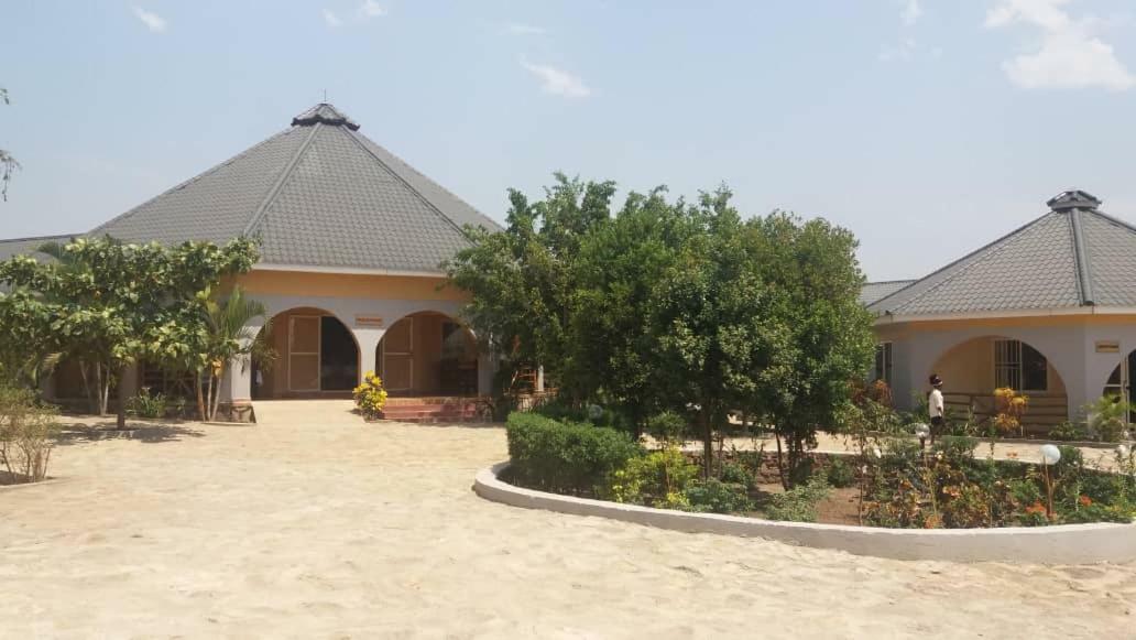 Lavic Country Resort Adjumani Exterior photo